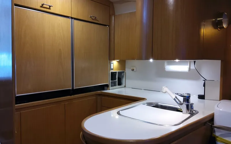 Thi Inh Yacht Photos Pics 