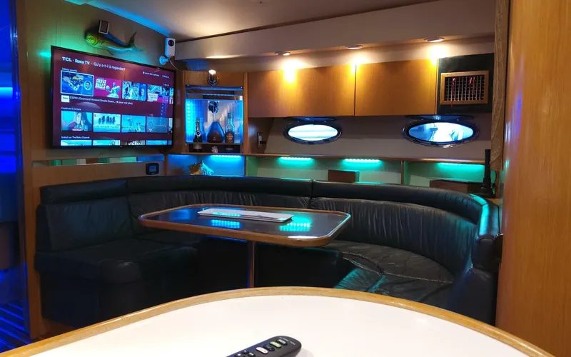 Thi Inh Yacht Photos Pics 