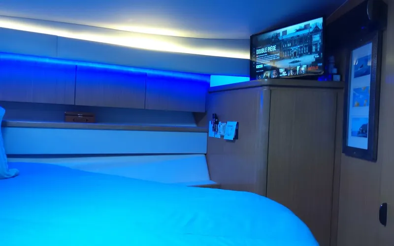 Thi Inh Yacht Photos Pics 