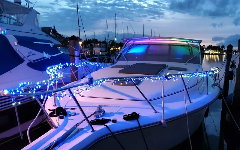 Thi Inh Yacht Photos Pics 