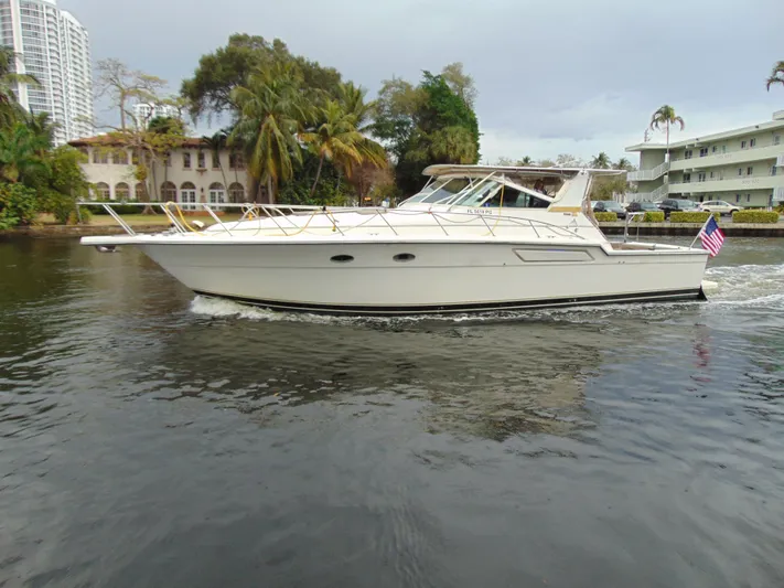 Thi Inh Yacht Photos Pics 