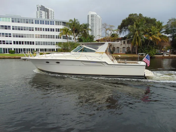 Thi Inh Yacht Photos Pics 