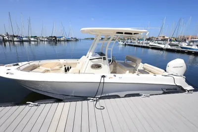 Boston Whaler 230 Outrage