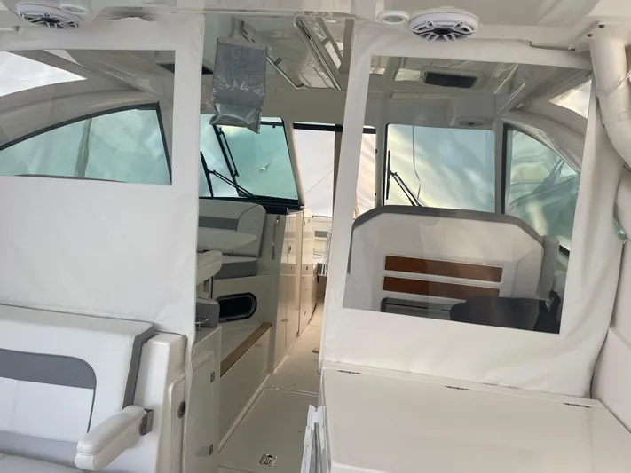 Sea Horse Yacht Photos Pics Looking Forward Helm