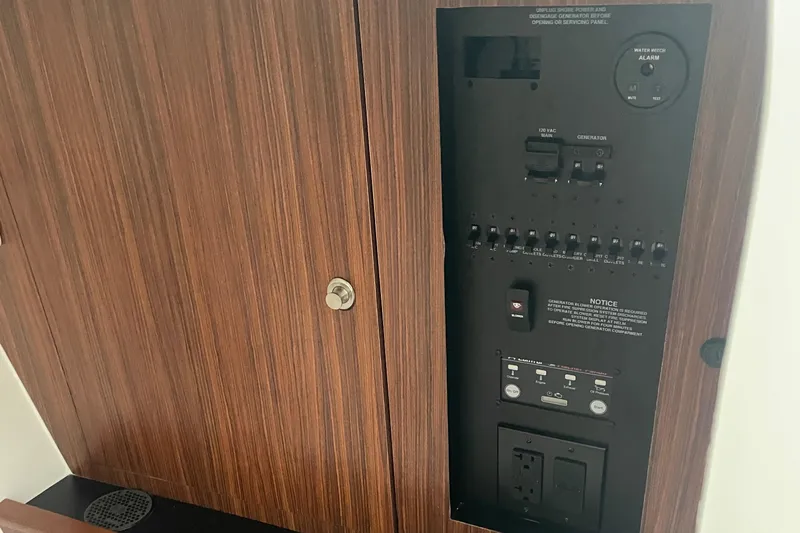 Sea Horse Yacht Photos Pics Cabin with electric panel