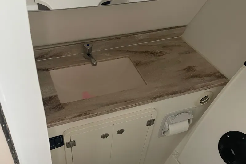 Sea Horse Yacht Photos Pics Head with sink