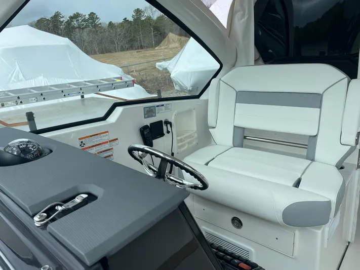 Sea Horse Yacht Photos Pics Helm chair with bolster