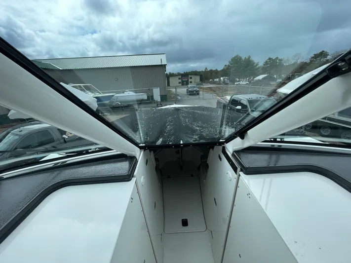 Sea Horse Yacht Photos Pics Looking forward with custom forward canvas