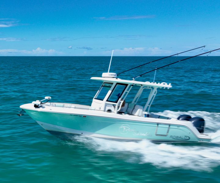 2021 Robalo r272