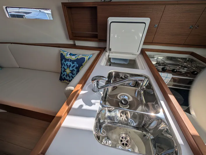 Blue Yonder Yacht Photos Pics J 112e Blue Yonder