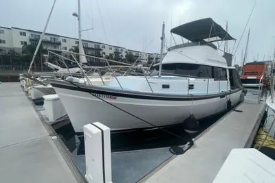 Mainship Sedan