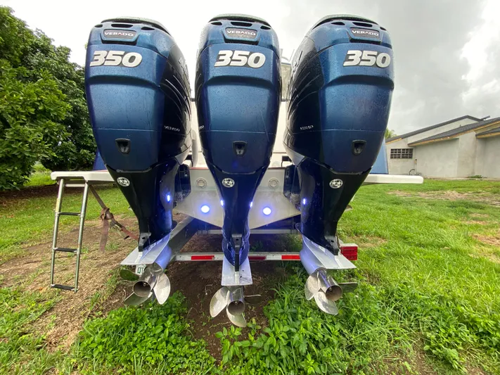  Yacht Photos Pics Triple Mercury Verado 350 engines on a 2008 Intrepid 390 Sport Yacht.