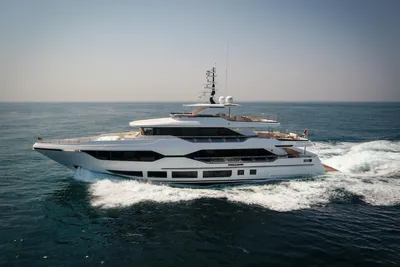 Majesty 120