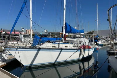 Hunter 37' Cherubini Cutter