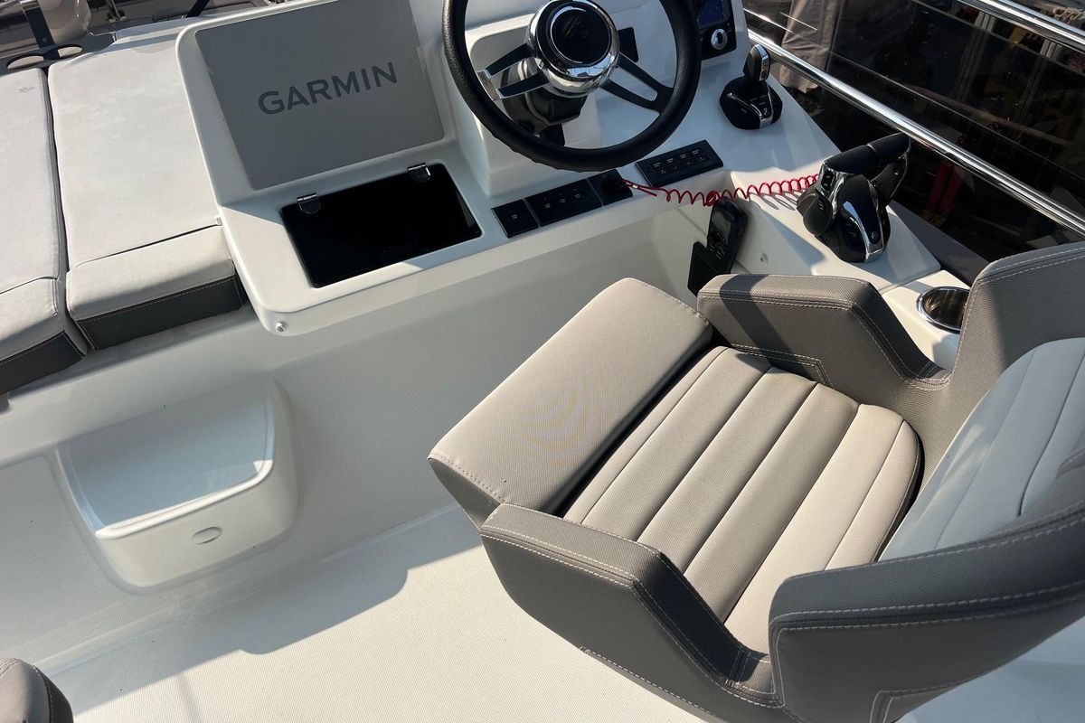 2024 Jeanneau 42 