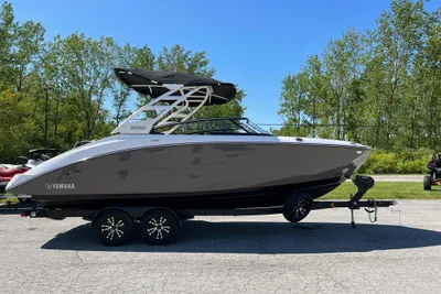 Yamaha Boats 252SD