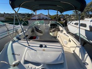 2006 Sea Ray 220 Sundeck