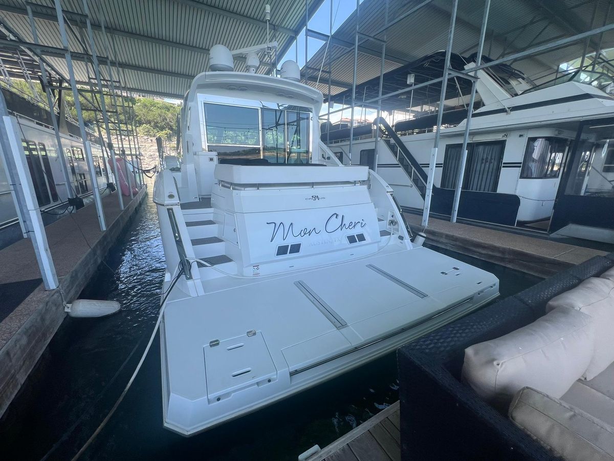 2018 Cruisers Yachts 53 