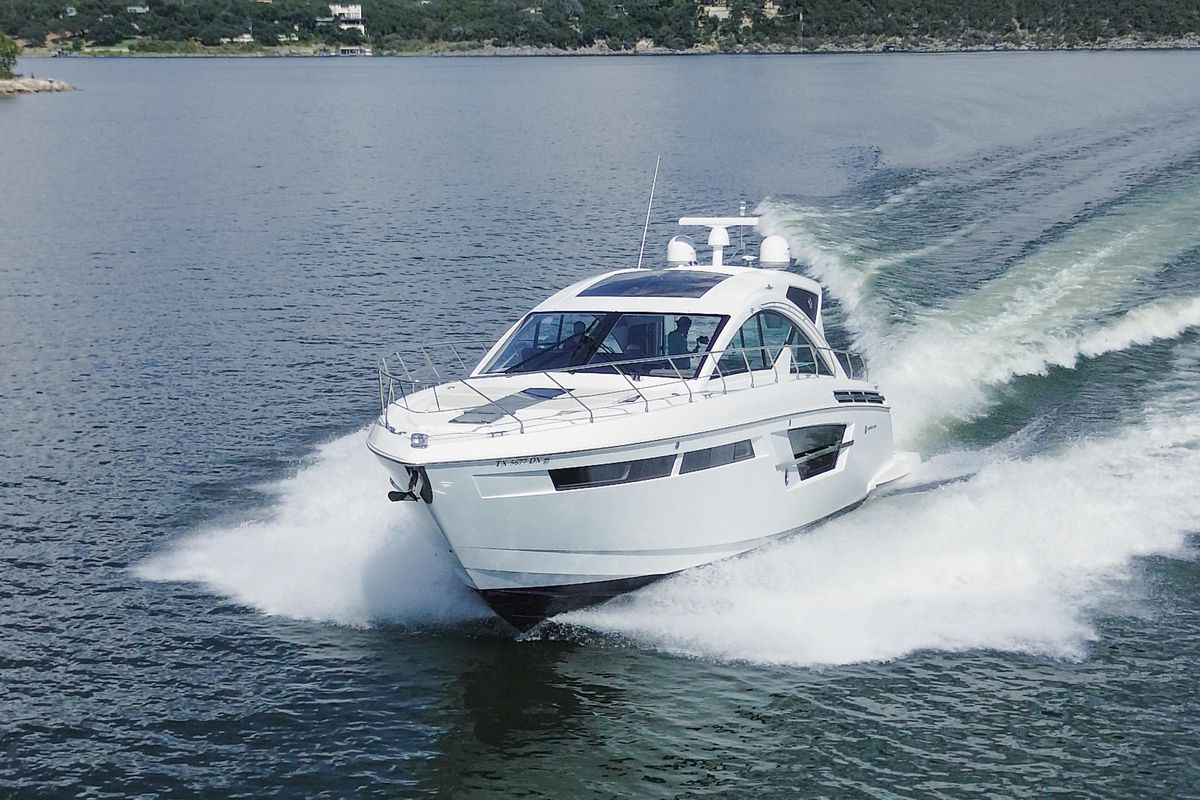 2018 Cruisers Yachts 53 
