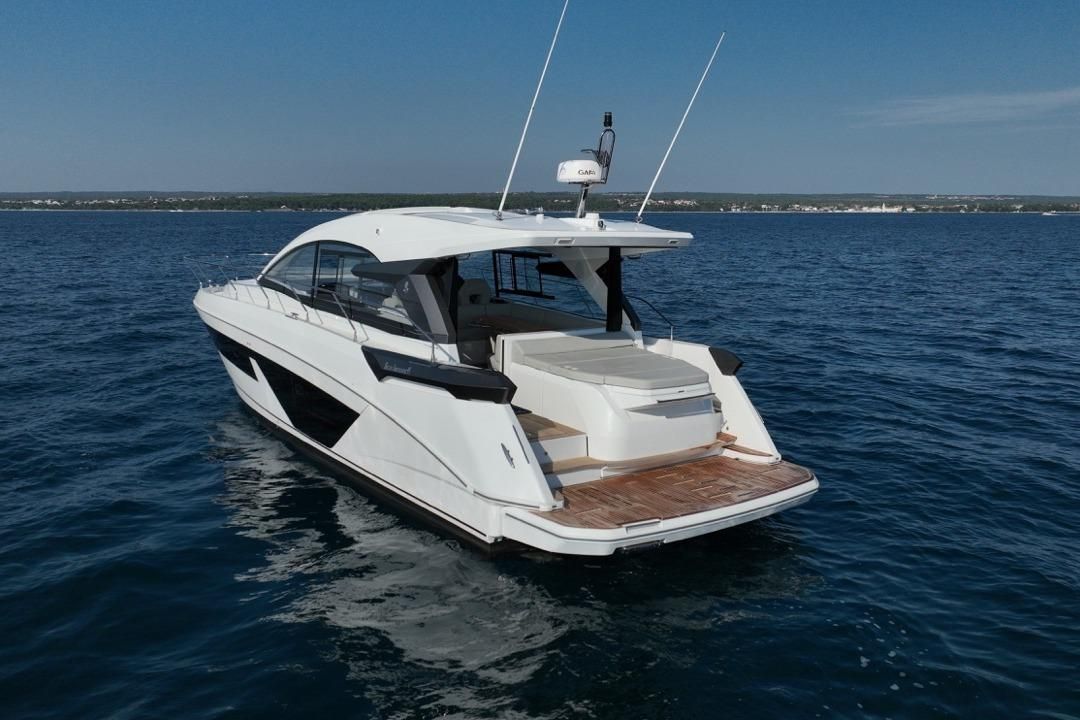 2022 Beneteau 48 