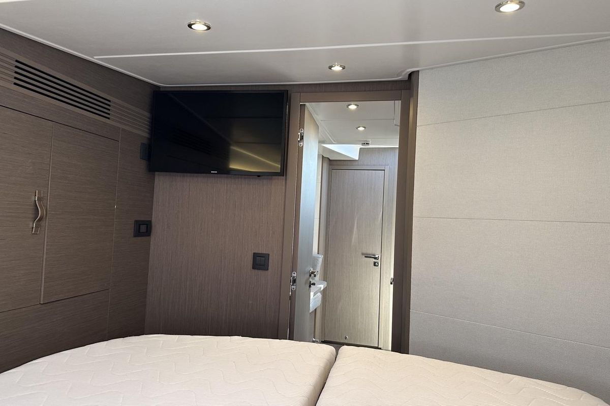 2022 Beneteau 48 