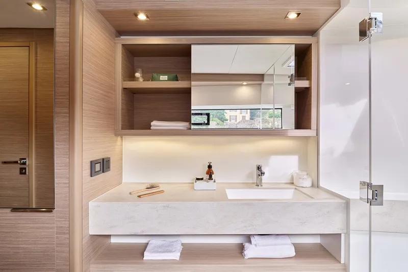  Yacht Photos Pics Manufacturer Provided Image