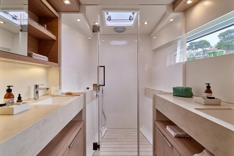  Yacht Photos Pics Manufacturer Provided Image