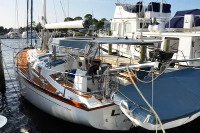 Cheoy Lee Sloop