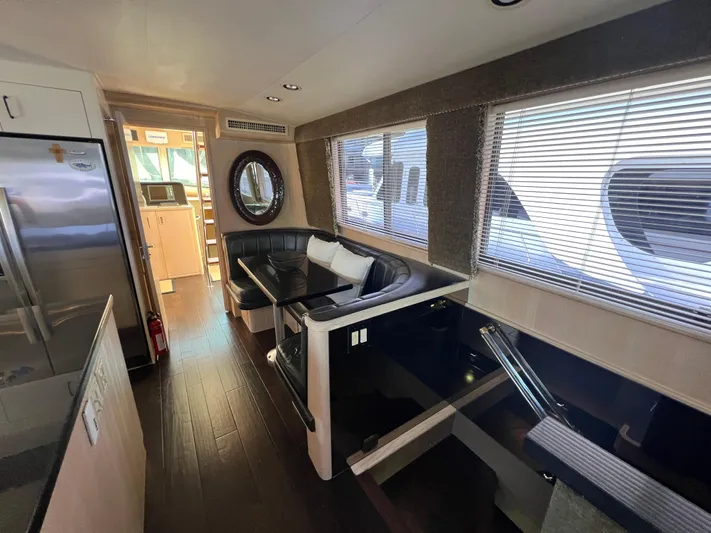 Pax III Yacht Photos Pics Dinette