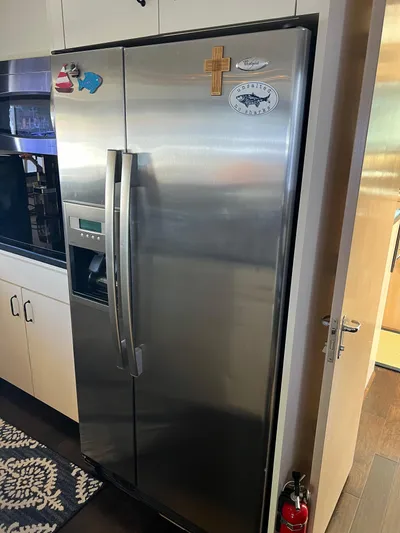 Pax III Yacht Photos Pics Refrigerator