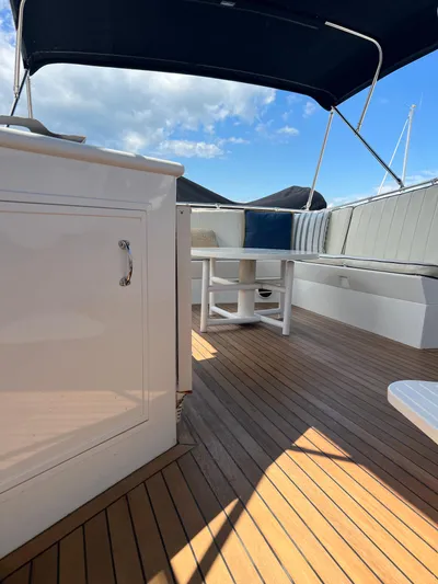 Pax III Yacht Photos Pics Flybridge
