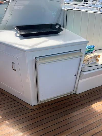 Pax III Yacht Photos Pics Flybridge refrigerator