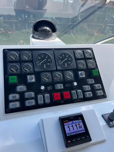 Pax III Yacht Photos Pics Bridge guages