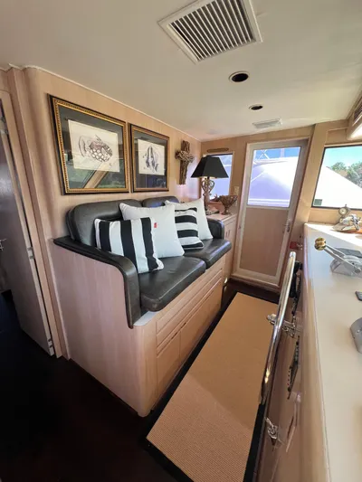 Pax III Yacht Photos Pics Pilothouse