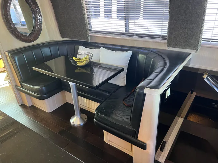 Pax III Yacht Photos Pics Dinette
