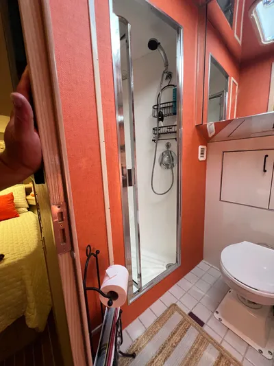 Pax III Yacht Photos Pics Guest Shower