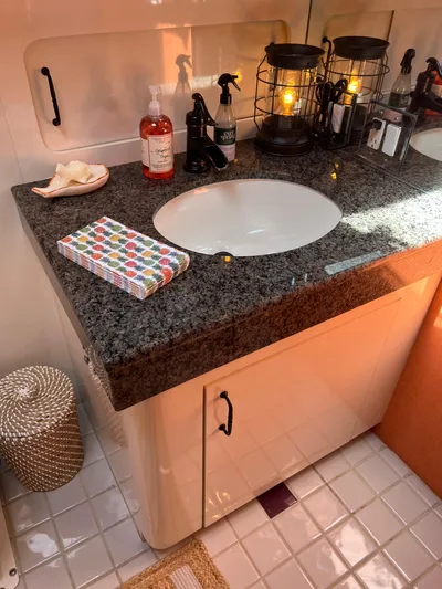 Pax III Yacht Photos Pics Guest Head