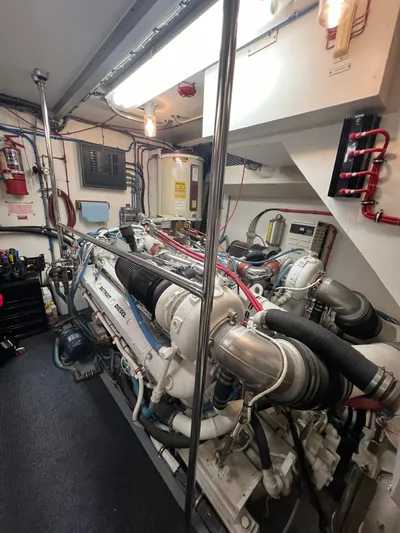 Pax III Yacht Photos Pics Engine Room