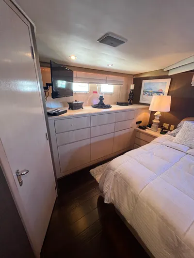 Pax III Yacht Photos Pics Master Stateroom