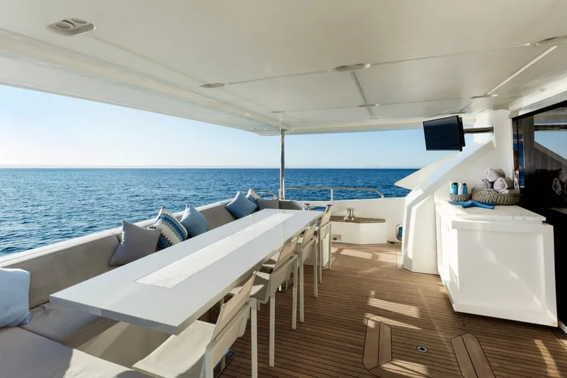 Indigo Yacht Photos Pics 