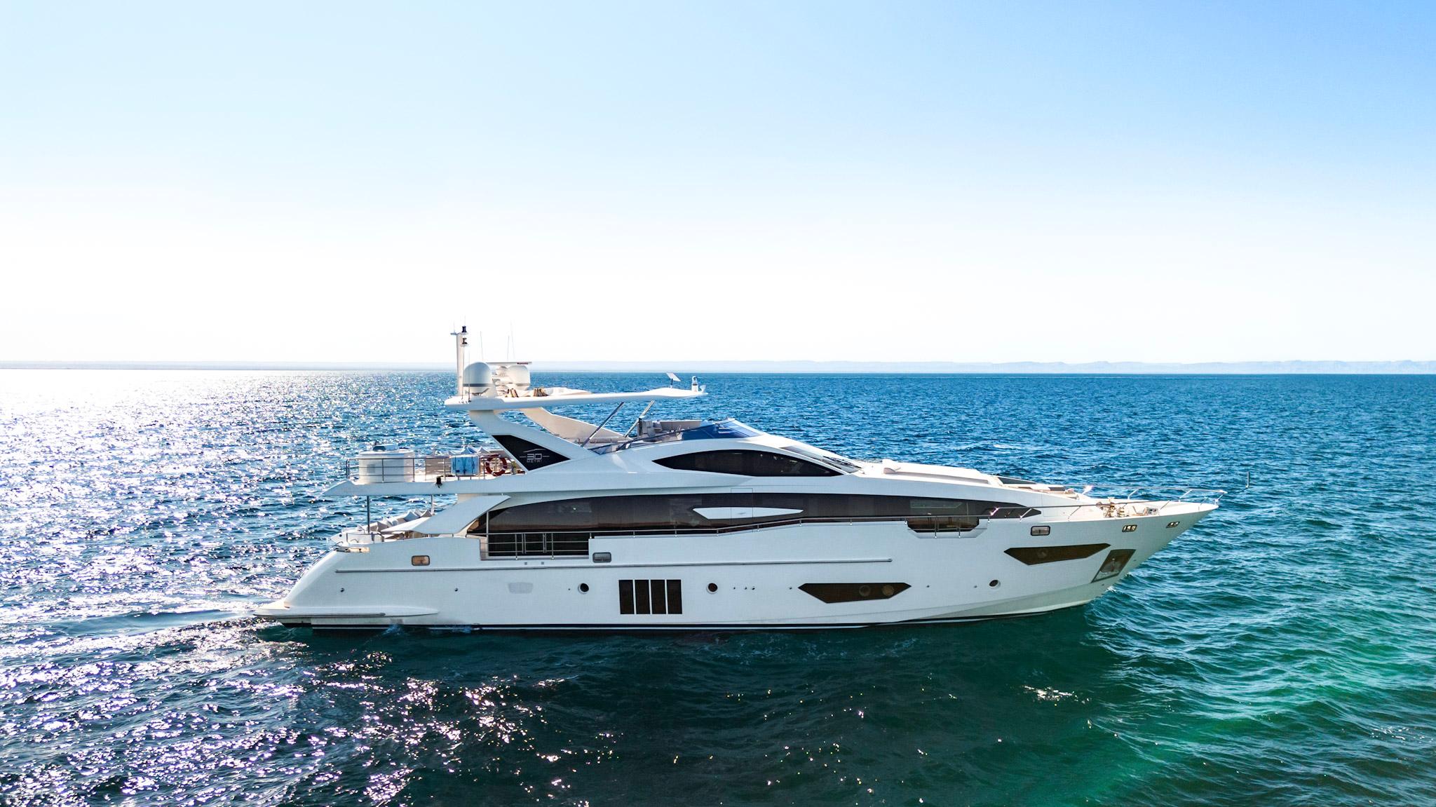 Azimut Grande 30M