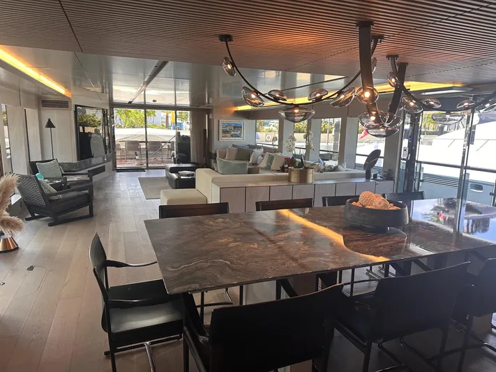 Eau La La Yacht Photos Pics 