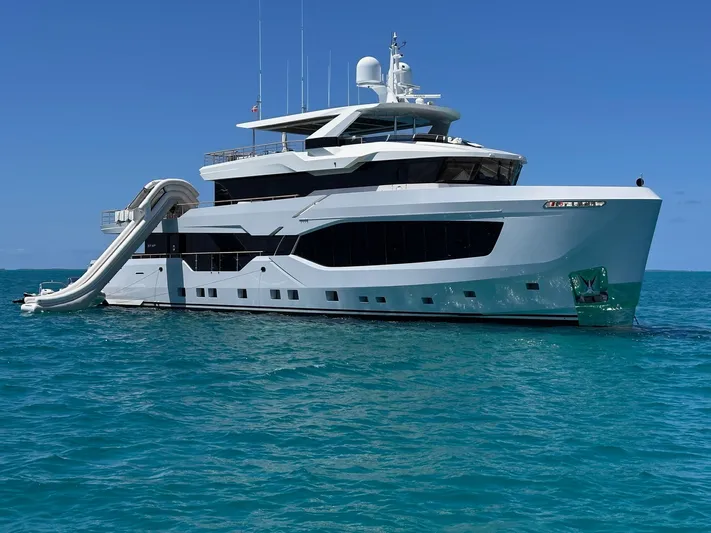 Eau La La Yacht Photos Pics 