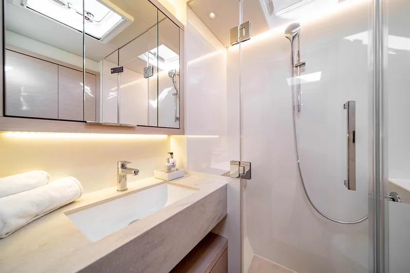 Halekulani Yacht Photos Pics Manufacturer Provided Image