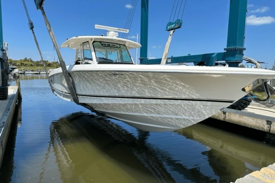 2021 Boston Whaler 380 Outrage