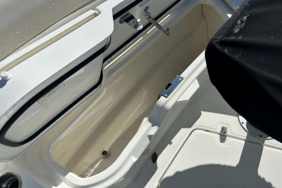 2021 Boston Whaler 380 Outrage