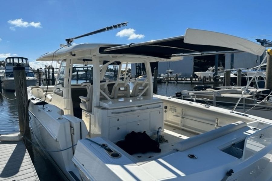 2021 Boston Whaler 380 Outrage