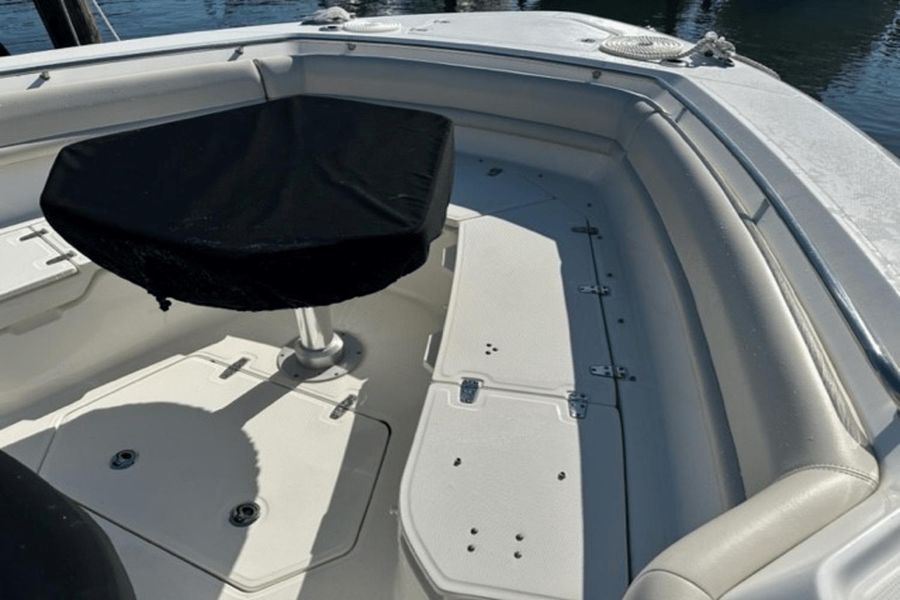 2021 Boston Whaler 380 Outrage