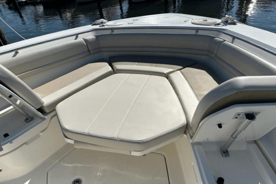 2021 Boston Whaler 380 Outrage