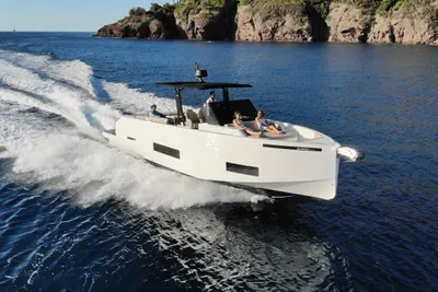 2022 De Antonio Yachts D42 Open